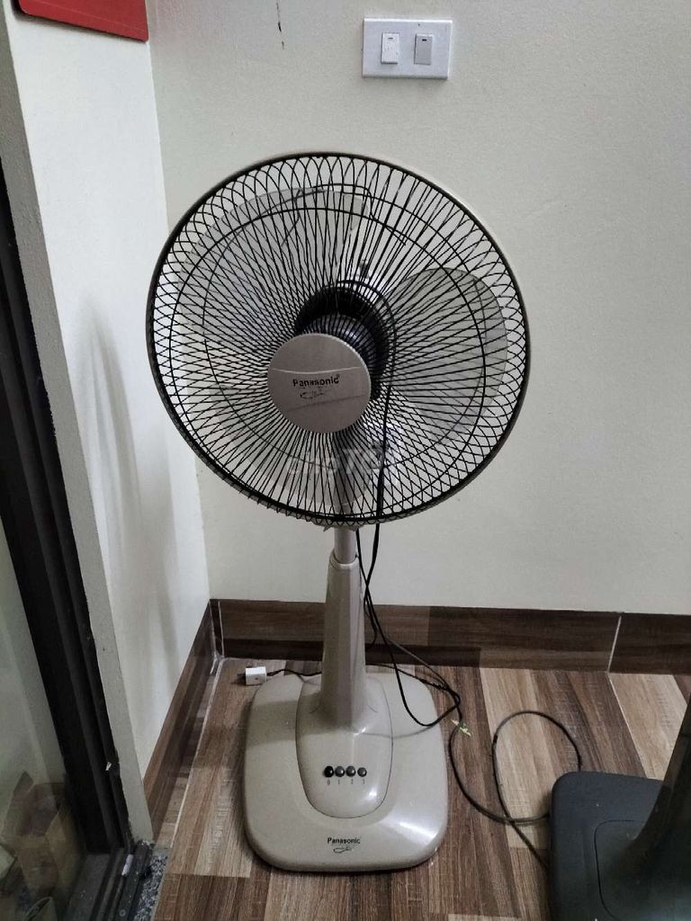 Quạt điện Panasonic 40cm màu Be. Mua bán Quạt tại Huyện Quốc Oai Hà Nội được đăng bởi nguyen binh hình 1
