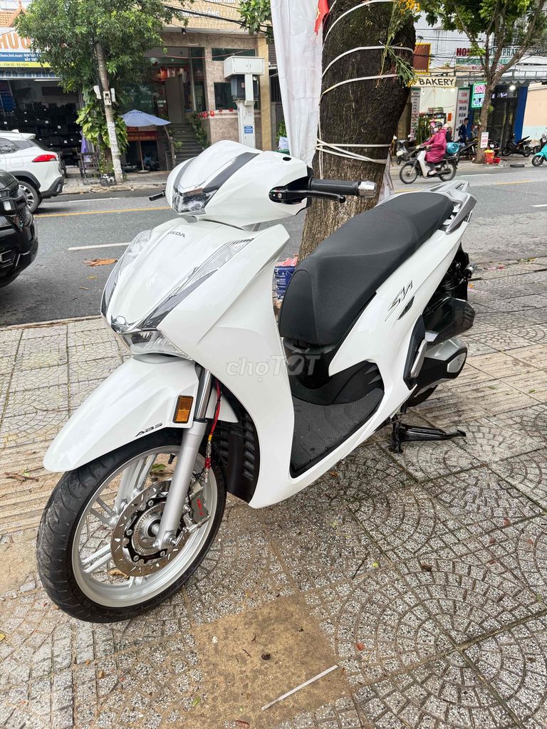 CẦN BÁN SH 350 MÁY THÁI LÊN FULL ĐỒ CHƠI. Mua bán Xe máy tại Quận Hải Châu Đà Nẵng được đăng bởi CHUYÊN BÁN XE LƯỚT hình 1