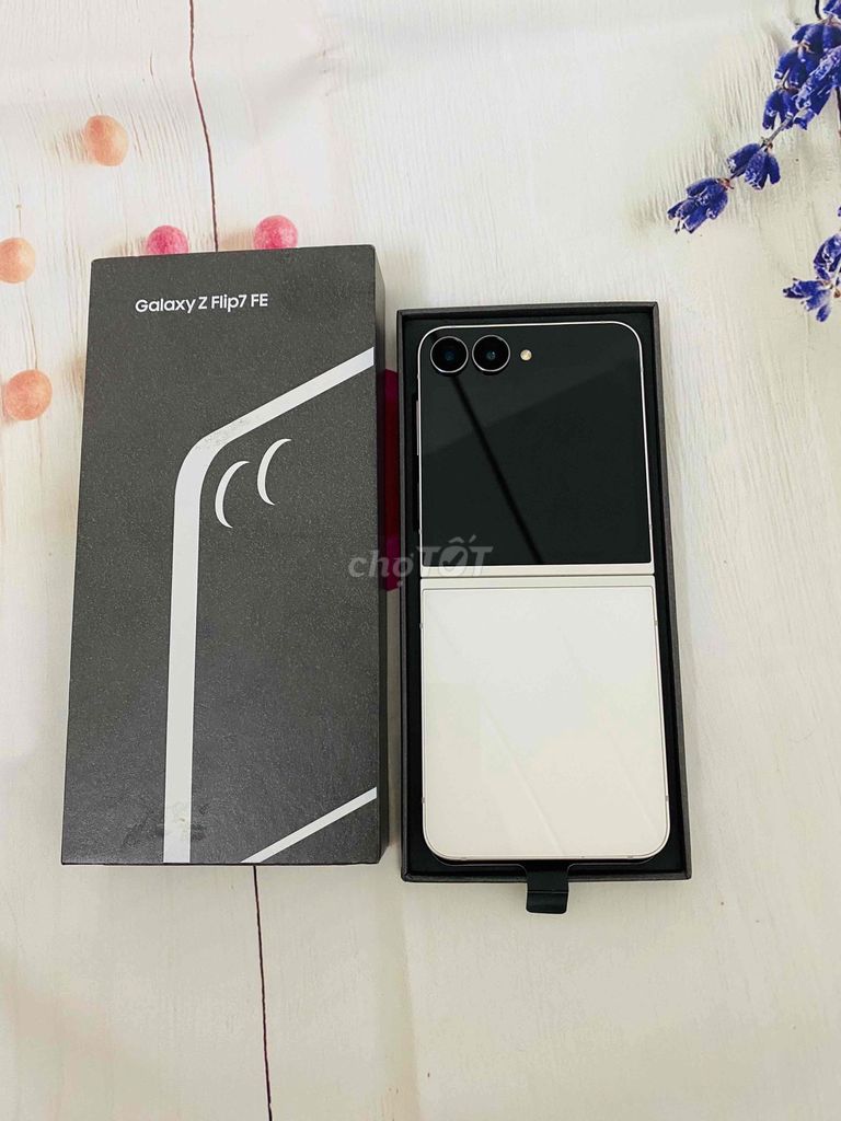 Samsung Galaxy Z Flip7 FE 128GB Trắng Like new. Mua bán Điện thoại tại Quận Cẩm Lệ Đà Nẵng được đăng bởi Chuyên Hàng Công Ty hình 1