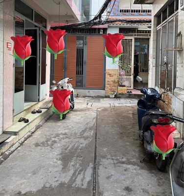 Townhouse 28 m² · 2 bed · Đường Lạc Long Quân