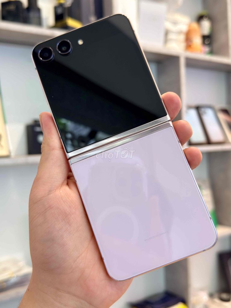 Samsung Galaxy Z Flip 5 512GB 98.5%. Mua bán Điện thoại tại Quận 3 Tp Hồ Chí Minh được đăng bởi Nguyễn Văn Tài hình 1