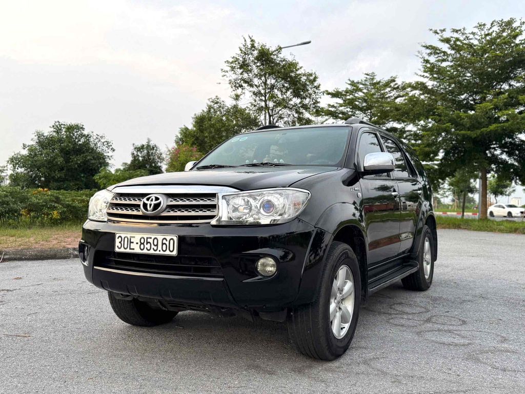 Toyota Fortuner 2010 2.7V 4x4 AT - 170000 km. Mua bán Ô tô tại Huyện Gia Lộc Hải Dương được đăng bởi Nhất Tín Ô Tô Hải Dương hình 2