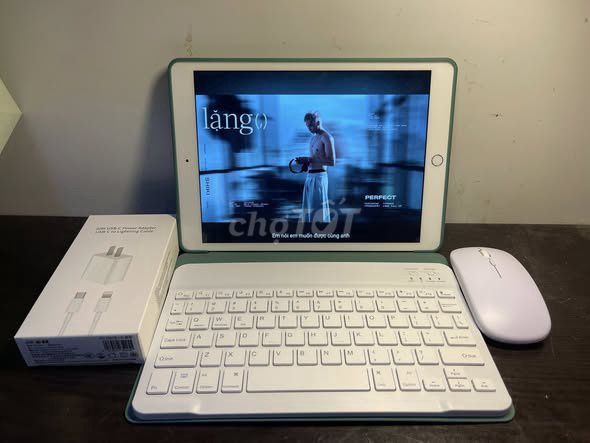 Apple iPad Gen 6 32GB Bạc. Mua bán Máy tính bảng tại Quận 1 Tp Hồ Chí Minh được đăng bởi Hội Đồ Điện Tử hình 1