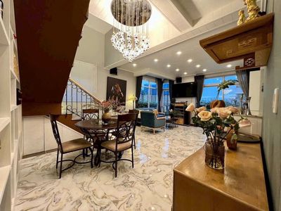 Cho thuê Penthouse Star Hill - sân vườn to- 242m2 - Nhà đẹp -61 tr/ th
