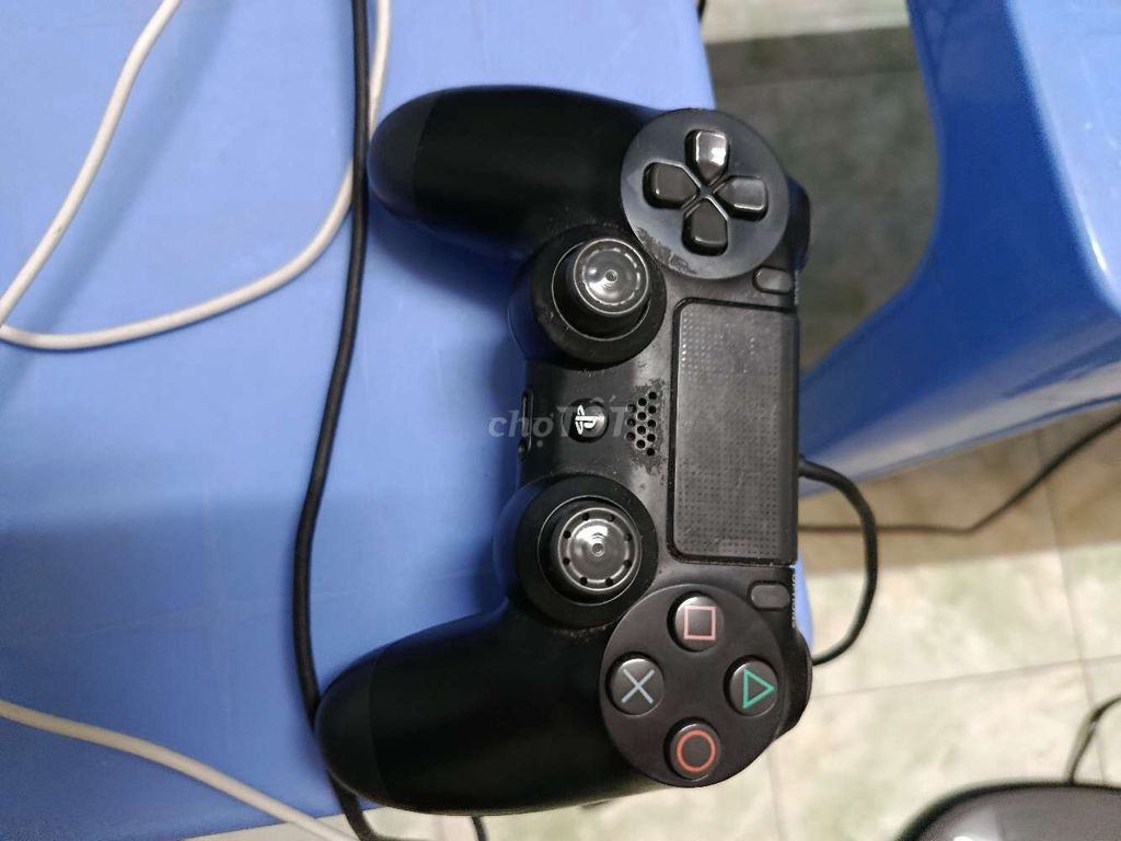 Tay cầm chơi game Sony PS4 Đen kèm Dây Anker. Mua bán Thiết bị chơi game tại Quận Thanh Khê Đà Nẵng được đăng bởi le tuan hình 1