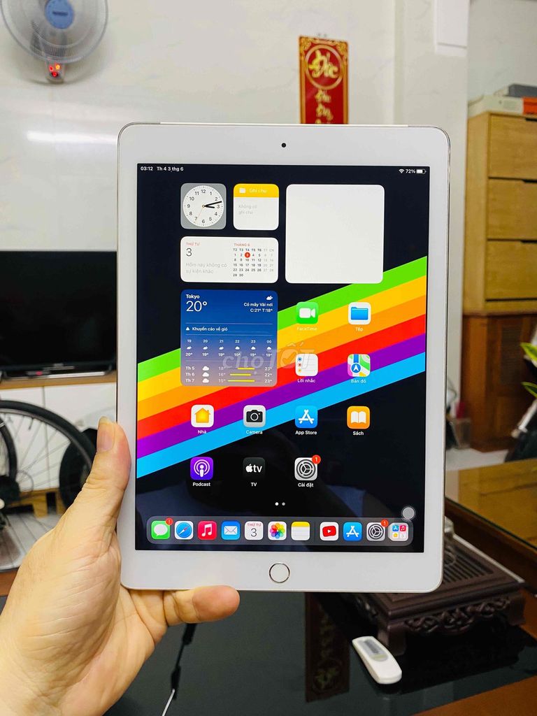 iPad Air 2 64Gzin, còn vân, có sim 4G, full cn. Mua bán Máy tính bảng tại Quận Tân Bình Tp Hồ Chí Minh được đăng bởi ANH ĐỨC Store hình 1